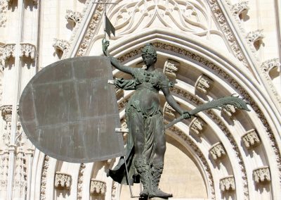 El Giraldillo beim Eingang der Kathedrale in Sevilla.