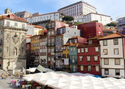 Am Platz bei der Ribeira