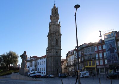 Torre dos Clérigos das Wahrzeichen von Porto